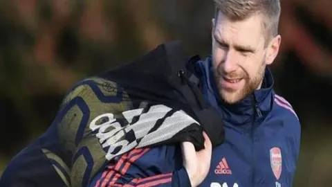 [NBA]里夫斯妙传戴维斯，空中接力扣篮险象环生