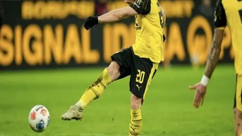 B费独得三球获最佳，莱斯特城对阵曼联展现卓越表现